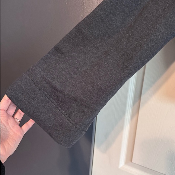 Women's Black Jacket brand is Tavi active wear - Picture 2 of 3